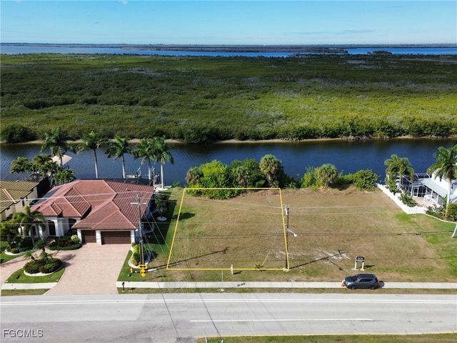 3216 Surfside BLVD, Cape Coral, FL 33914