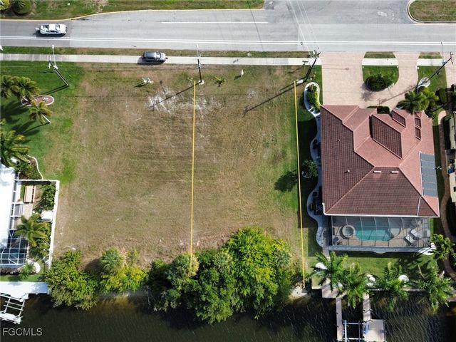 3216 Surfside BLVD, Cape Coral, FL 33914