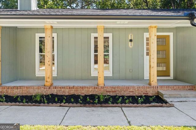 2177 E Chester Circle SE, Conyers, GA 30013