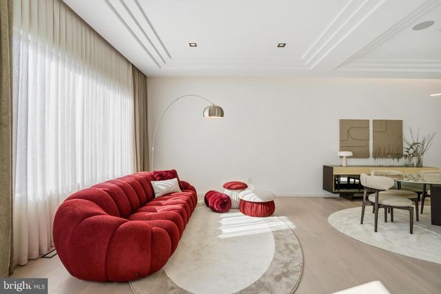 9408 OLD COURTHOUSE RD, Vienna, VA 22182