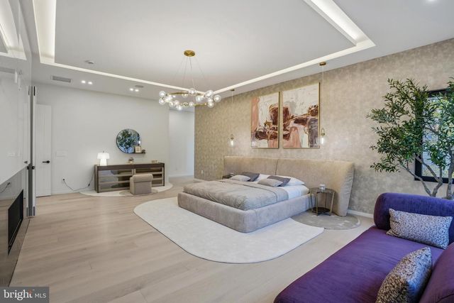 9408 OLD COURTHOUSE RD, Vienna, VA 22182