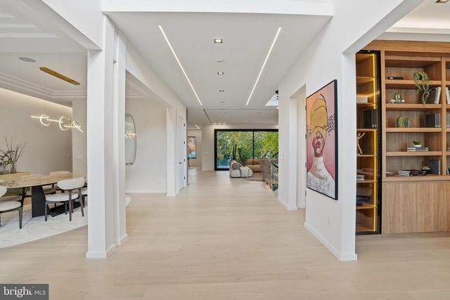 9408 OLD COURTHOUSE RD, Vienna, VA 22182