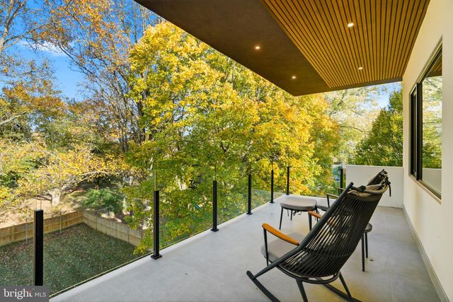 9408 OLD COURTHOUSE RD, Vienna, VA 22182