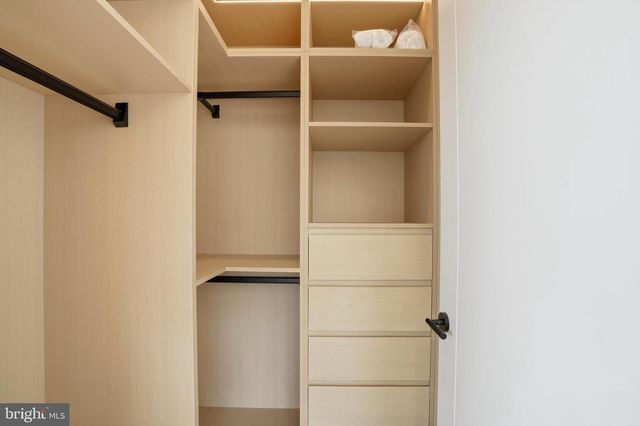 9408 OLD COURTHOUSE RD, Vienna, VA 22182