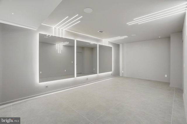 9408 OLD COURTHOUSE RD, Vienna, VA 22182