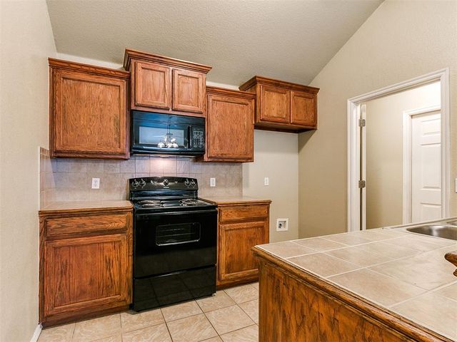 2604 Northern Hills Road, Norman, OK 73071