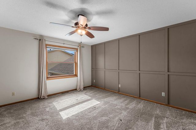 7887 Dempsey Way, Inver Grove Heights, MN 55076