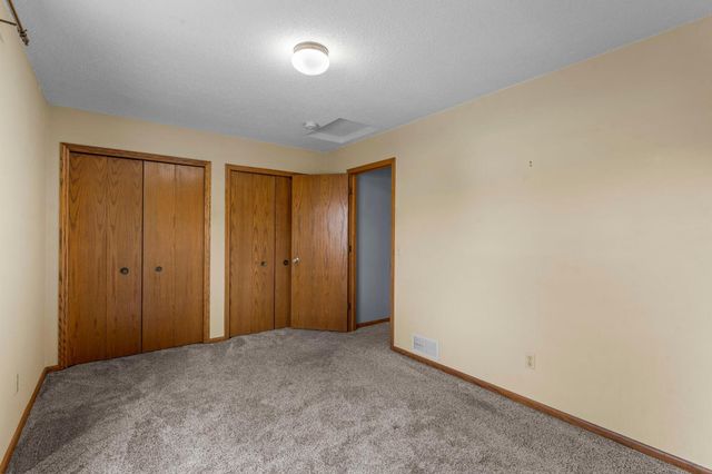 7887 Dempsey Way, Inver Grove Heights, MN 55076