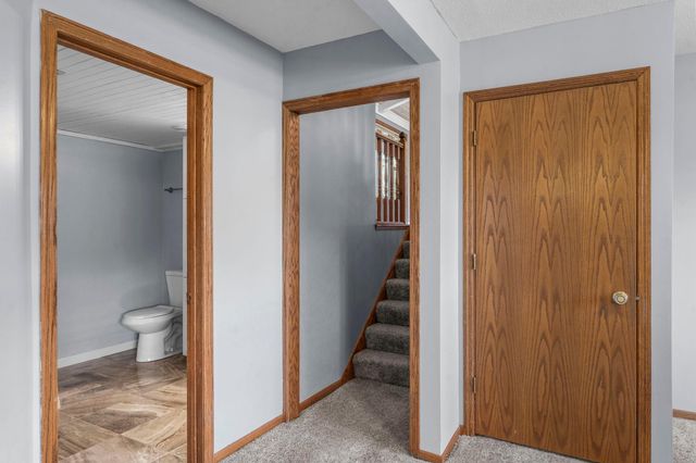 7887 Dempsey Way, Inver Grove Heights, MN 55076