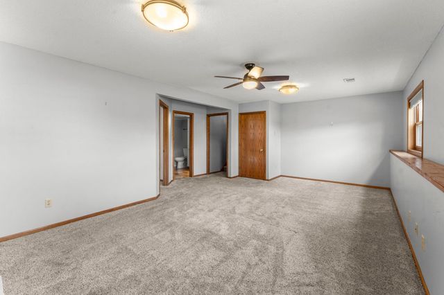 7887 Dempsey Way, Inver Grove Heights, MN 55076