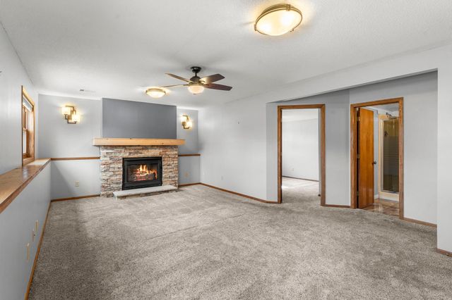 7887 Dempsey Way, Inver Grove Heights, MN 55076