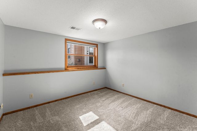 7887 Dempsey Way, Inver Grove Heights, MN 55076