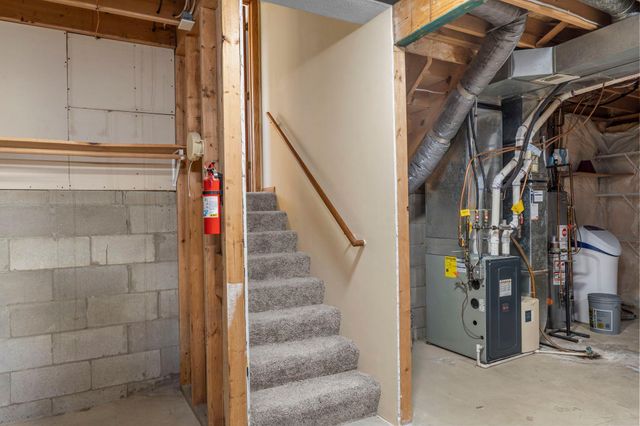 7887 Dempsey Way, Inver Grove Heights, MN 55076