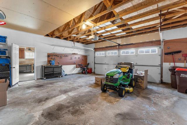 7887 Dempsey Way, Inver Grove Heights, MN 55076