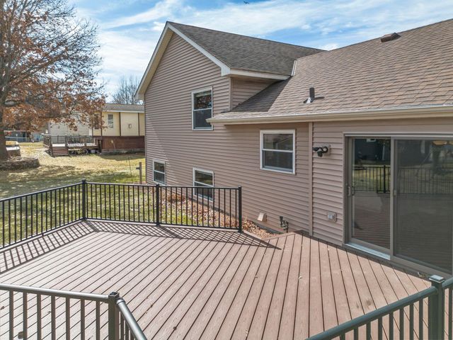 7887 Dempsey Way, Inver Grove Heights, MN 55076