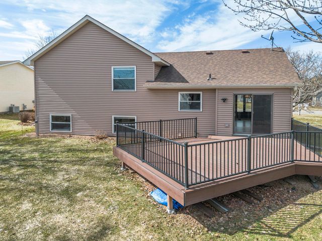 7887 Dempsey Way, Inver Grove Heights, MN 55076