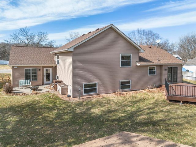 7887 Dempsey Way, Inver Grove Heights, MN 55076