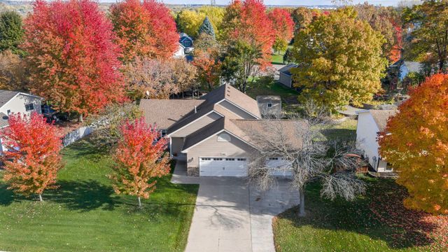 7887 Dempsey Way, Inver Grove Heights, MN 55076