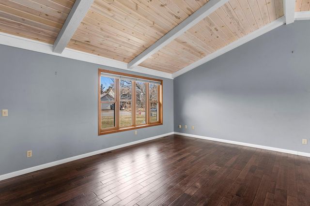 7887 Dempsey Way, Inver Grove Heights, MN 55076