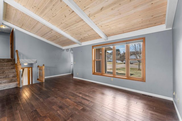 7887 Dempsey Way, Inver Grove Heights, MN 55076