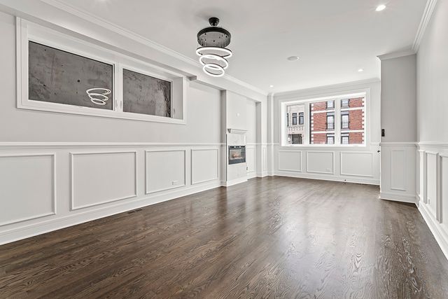 4827 S Saint Lawrence Avenue, Chicago, IL 60615