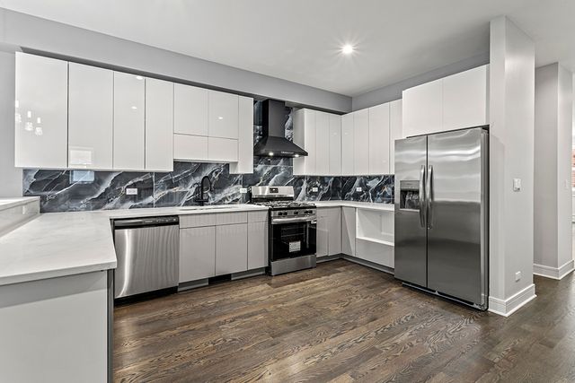 4827 S Saint Lawrence Avenue, Chicago, IL 60615