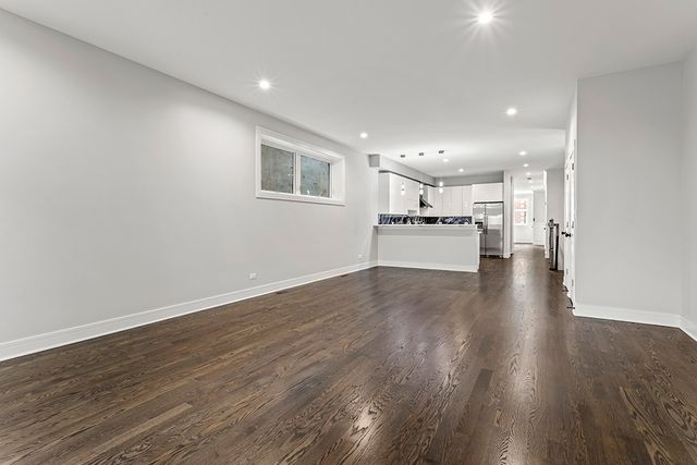 4827 S Saint Lawrence Avenue, Chicago, IL 60615