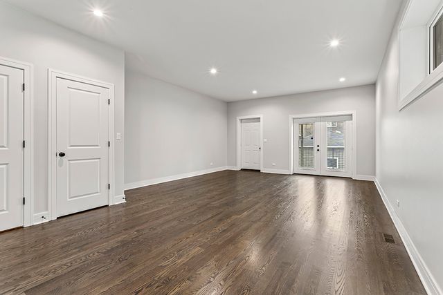 4827 S Saint Lawrence Avenue, Chicago, IL 60615