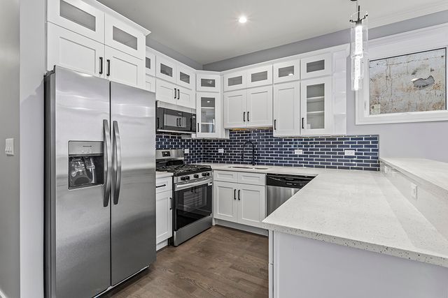 4827 S Saint Lawrence Avenue, Chicago, IL 60615