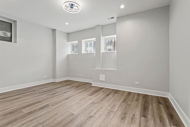 4827 S Saint Lawrence Avenue, Chicago, IL 60615