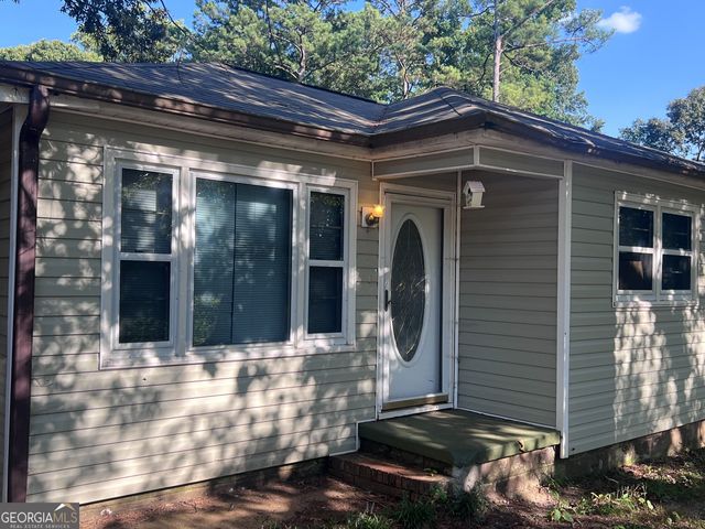 6055 Blackhawk Trail SE, Mableton, GA 30126