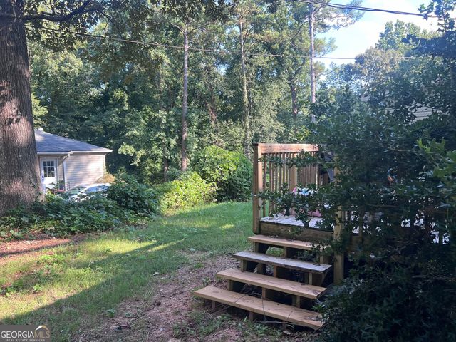 6055 Blackhawk Trail SE, Mableton, GA 30126