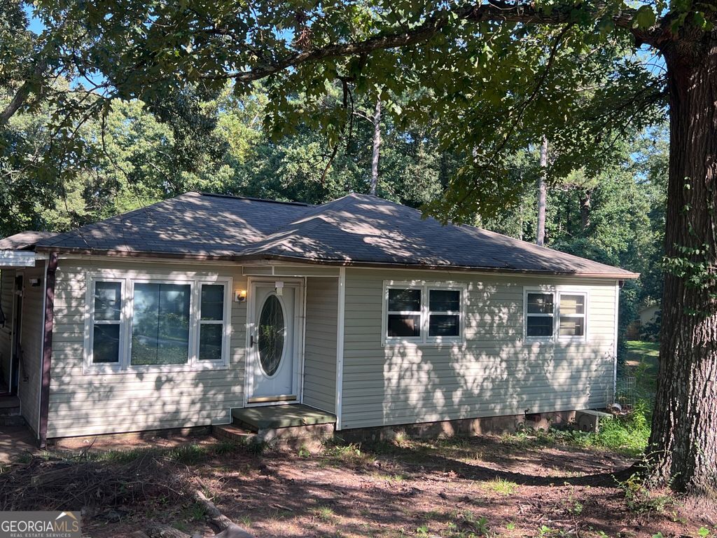6055 Blackhawk Trail SE, Mableton, GA 30126