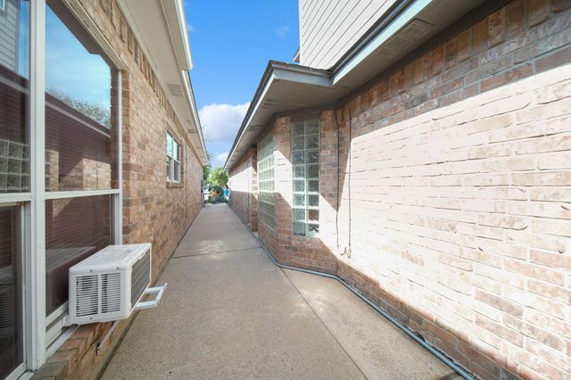 12858 Pelican Island Drive, Willis, TX 77318