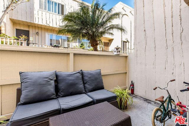 8025 Redlands Street 13, Playa Del Rey, CA 90293