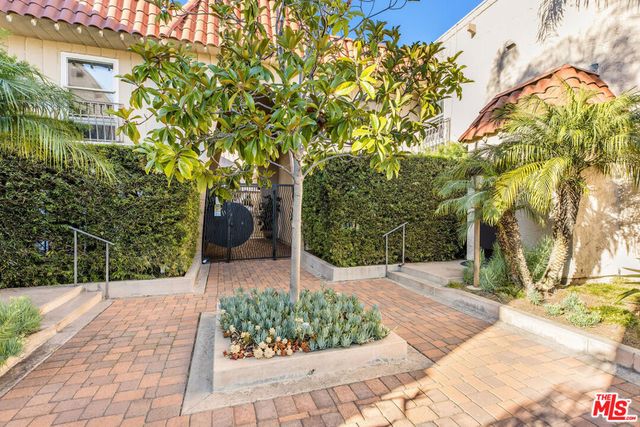 8025 Redlands Street 13, Playa Del Rey, CA 90293