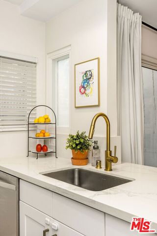 8025 Redlands Street 13, Playa Del Rey, CA 90293