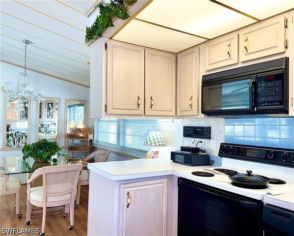 435 Cheetah DR 435, Naples, FL 34114