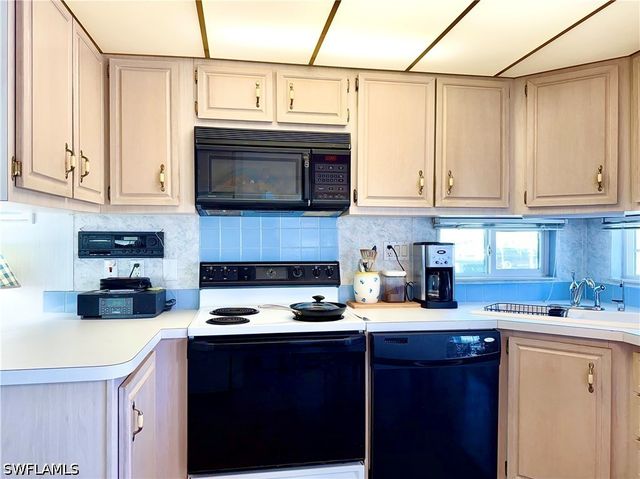 435 Cheetah DR 435, Naples, FL 34114