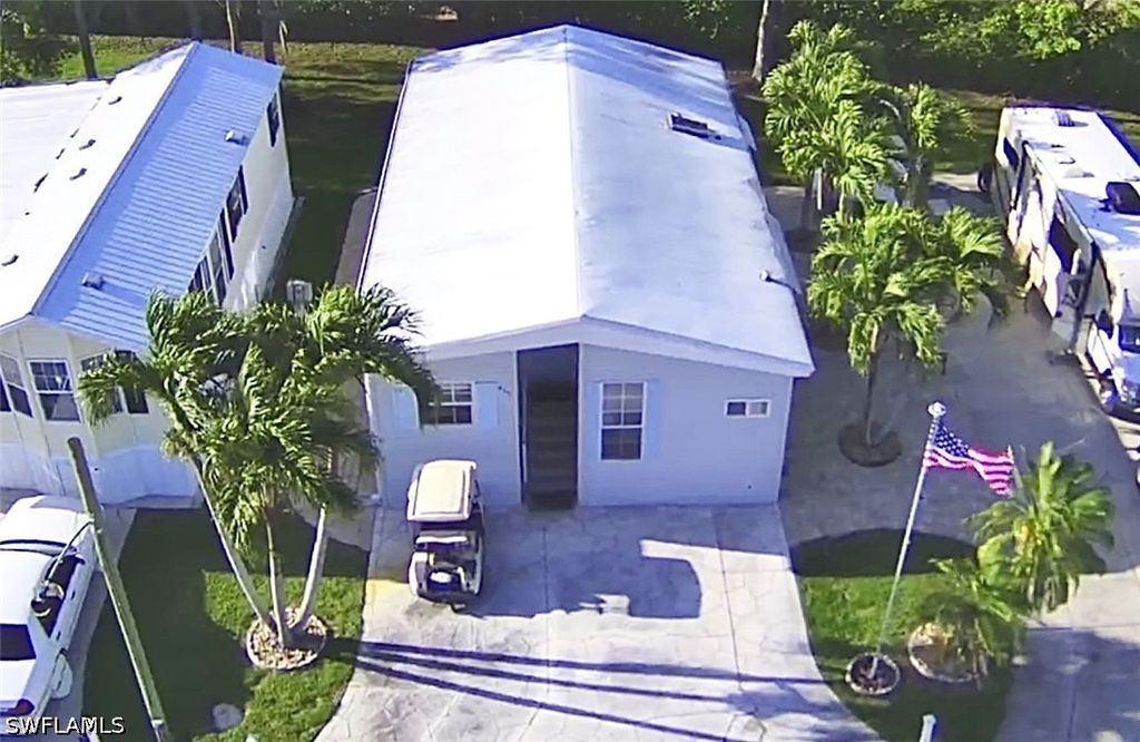 435 Cheetah DR 435, Naples, FL 34114