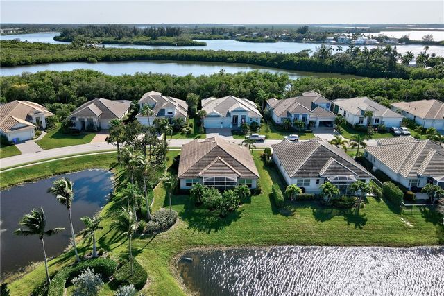 9240 Orchid Cove Circle, Vero Beach, FL 32963