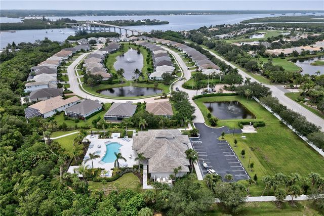 9240 Orchid Cove Circle, Vero Beach, FL 32963