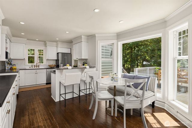 8219 NE New Brooklyn Road, Bainbridge Island, WA 98110