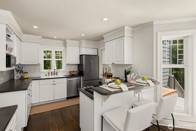 8219 NE New Brooklyn Road, Bainbridge Island, WA 98110