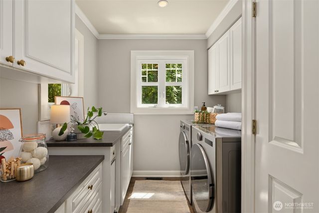 8219 NE New Brooklyn Road, Bainbridge Island, WA 98110