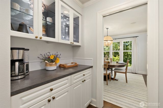 8219 NE New Brooklyn Road, Bainbridge Island, WA 98110