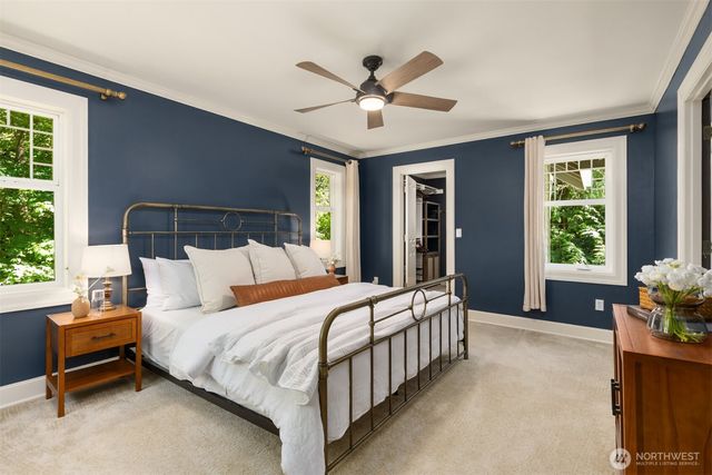 8219 NE New Brooklyn Road, Bainbridge Island, WA 98110