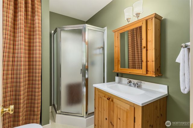 8219 NE New Brooklyn Road, Bainbridge Island, WA 98110