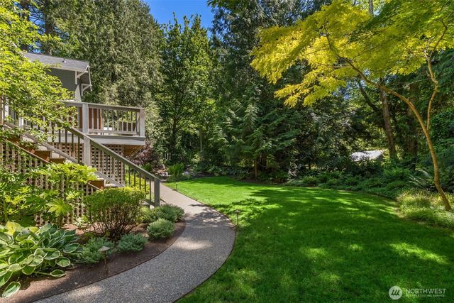8219 NE New Brooklyn Road, Bainbridge Island, WA 98110