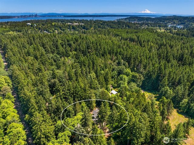 8219 NE New Brooklyn Road, Bainbridge Island, WA 98110